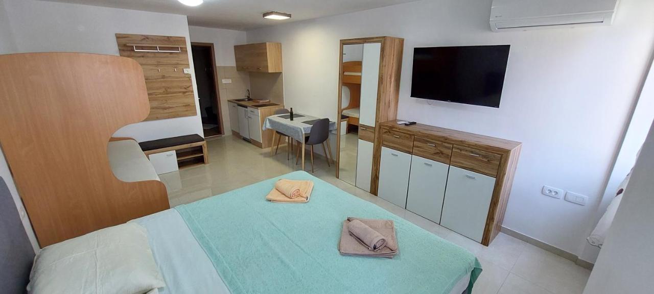 Apartmaji Jurcan イゾラ エクステリア 写真
